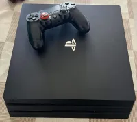 Ps4 pro 1T très bon état (bon occasion)