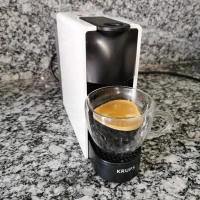 Machine à café Nespresso essenza mini 