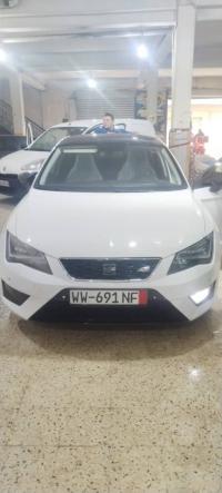 moyenne-berline-seat-leon-2016-fr15-tadjenanet-mila-algerie