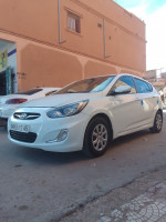 berline-hyundai-accent-rb-4-portes-2012-naama-algerie