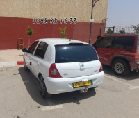 voitures-renault-clio-campus-2014-mostaganem-algerie