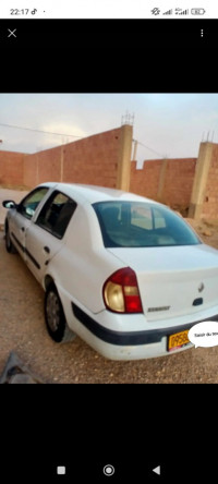 voitures-renault-clio-classique-2004-medea-algerie