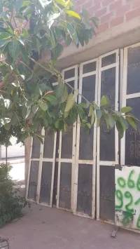 قرجات و أبواب منازل مستعملة في حالة جيدة