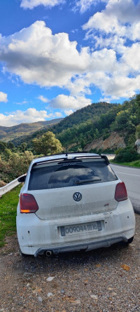 voitures-volkswagen-polo-2011-style-jijel-algerie