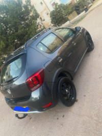 voitures-dacia-sandero-2017-serie-limitee-style-mostaganem-algerie