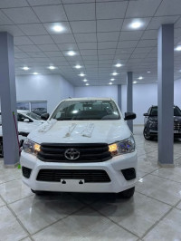 voitures-toyota-hilux-2024-sud-afrique-el-oued-algerie