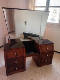 طاولات-التزين-vente-coiffeuse-un-pouf-بئر-توتة-الجزائر