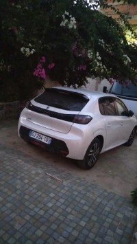 سيارات-peugeot-208-2022-allure-العاشور-الجزائر