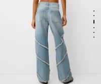 Nouveau Jean bershka a la mode avec coutures