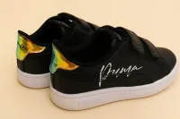 Vend une superbe paire de baskets Puma mixte fille et garcon