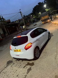 voitures-peugeot-208-2015-allure-facelift-boudouaou-boumerdes-algerie