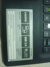 pc  modèle Acer Aspire ES 14 (ES1-422-86VI)  Bonne état