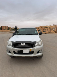 voitures-toyota-hilux-2013-el-bayadh-algerie