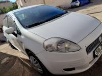 سيارات-fiat-punto-2010-القليعة-تيبازة-الجزائر