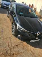 voitures-renault-clio-5-2023-equilibre-mostaganem-algerie