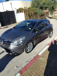 voitures-renault-clio-4-2013-dynamique-messaoud-boudjeriou-constantine-algerie