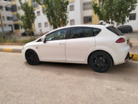 moyenne-berline-seat-leon-2011-relizane-algerie