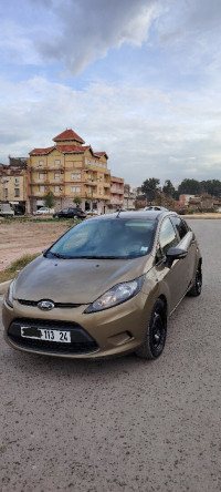 voitures-ford-fiesta-2013-guelma-algerie