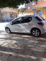 voitures-peugeot-207-2010-oued-fodda-chlef-algerie