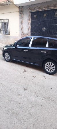 voitures-volkswagen-polo-2011-style-batna-algerie