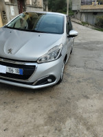 voitures-peugeot-208-2016-allure-facelift-jijel-algerie