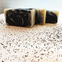 Savon détox au charbon actif 