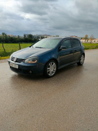 voitures-volkswagen-golf-5-2005-skikda-algerie