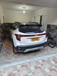 السيارات-النفعية-kia-seltos-2025-luxury-بئر-خادم-الجزائر