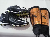 A vendre équipement kickboxing + Soulier de foot original+ protège tibia