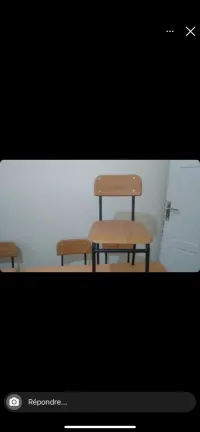 Je vente 20 tables et 40 chaises 