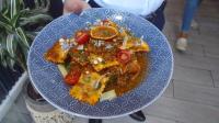 tourism-gastronomy-serveurs-serveuse-alger-centre-algeria