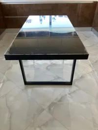 Table avec 6 chaises 