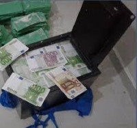 materiaux-de-construction-ssd-solution-nettoyage-des-billets-vert-ou-noir-alger-centre-algerie