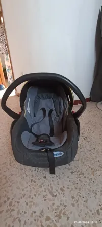 Siège auto bébé de marque PINGOUIN 0-12 mois (13 kg)