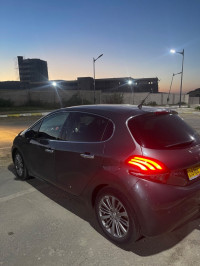 voitures-peugeot-208-2015-allure-facelift-el-taref-tarf-algerie