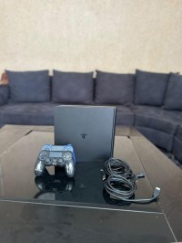 يد-التحكم-و-جهاز-المحاكاة-play-4-slim-en-ligne-أقبو-بجاية-الجزائر