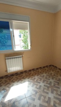 شقة-كراء-4-غرف-الجزائر-بئر-خادم