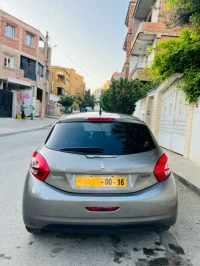 Peugeot 208 2015 Allure