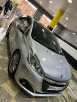 voitures-peugeot-208-2016-allure-facelift-sidi-bel-abbes-algerie