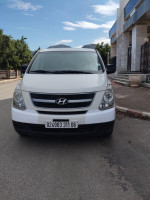 voitures-hyundai-h1-2011-vitre-6-places-amizour-bejaia-algerie