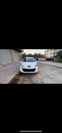 voitures-peugeot-207-2013-tizi-ouzou-algerie