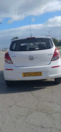 voitures-hyundai-i20-2015-prestige-el-bouni-annaba-algerie