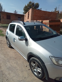 voitures-dacia-sandero-2017-stepway-sour-el-ghouzlane-bouira-algerie