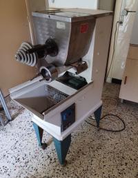 Machine à pâte fraîche