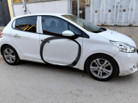 voitures-peugeot-208-2013-active-oued-sly-chlef-algerie