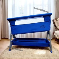 Lit bébé avec matelas et moustiquaire