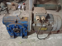 materiel-electrique-moteur-avec-reducteur-boufarik-blida-algerie