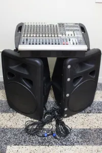 Table de Mixage (Peavey) + 2 Baffles-38cm (Eminence Kappa*Pro).