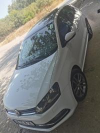 سيارات-volkswagen-polo-2015-carat-عمال-بومرداس-الجزائر