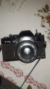 Appareil photo semi-automatique 